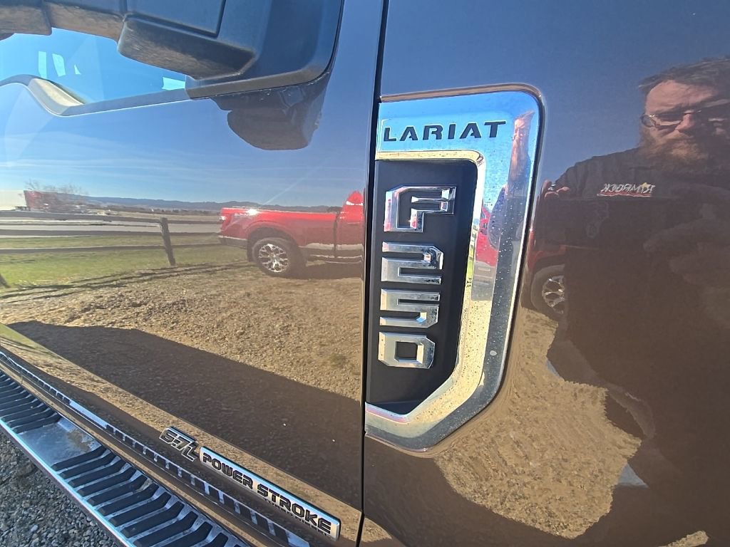 Used 2017 Ford F250 Lariat w/ Chrome Package image 7