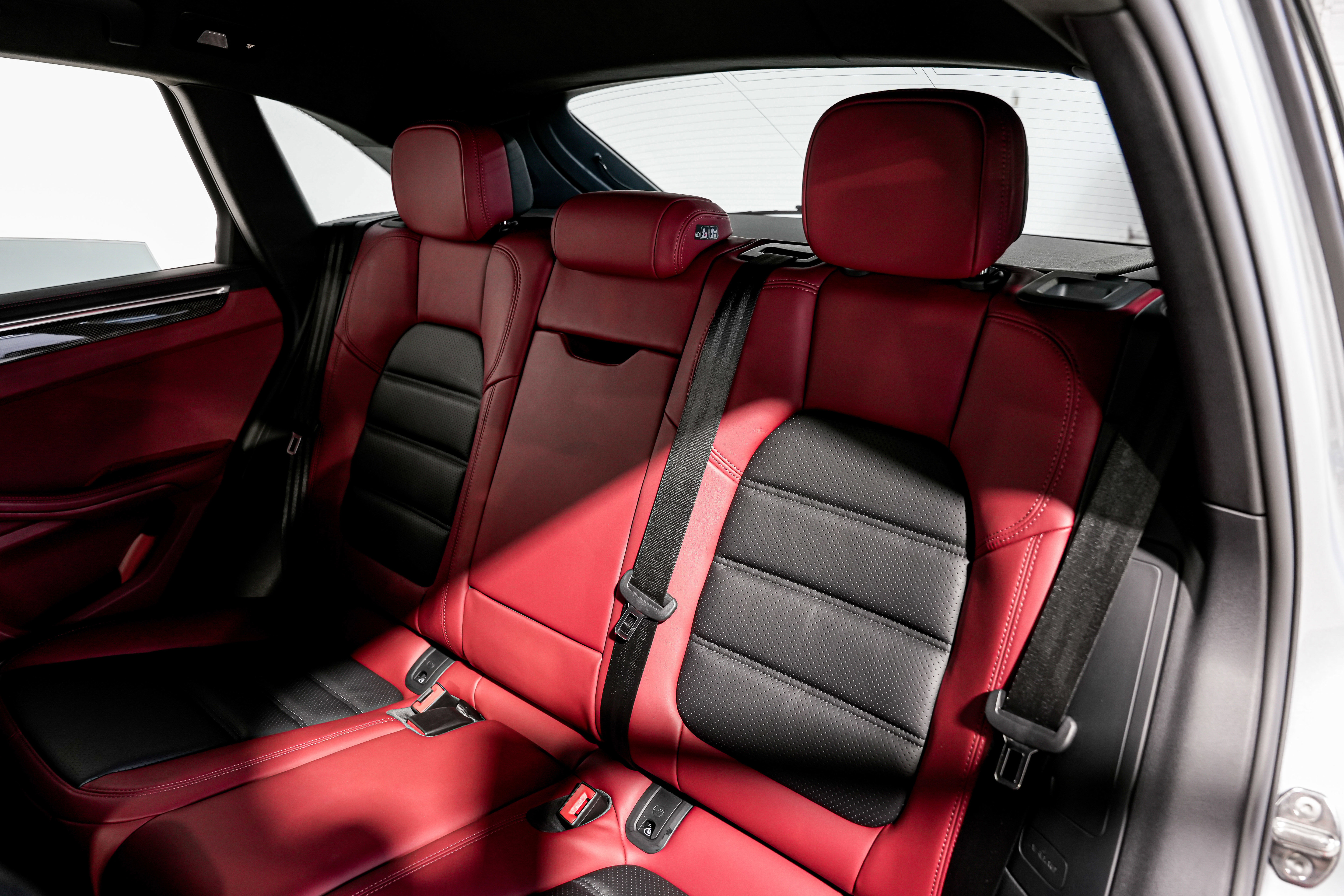 Used 2022 Porsche Macan GTS w/ Sport Chrono Package image 39