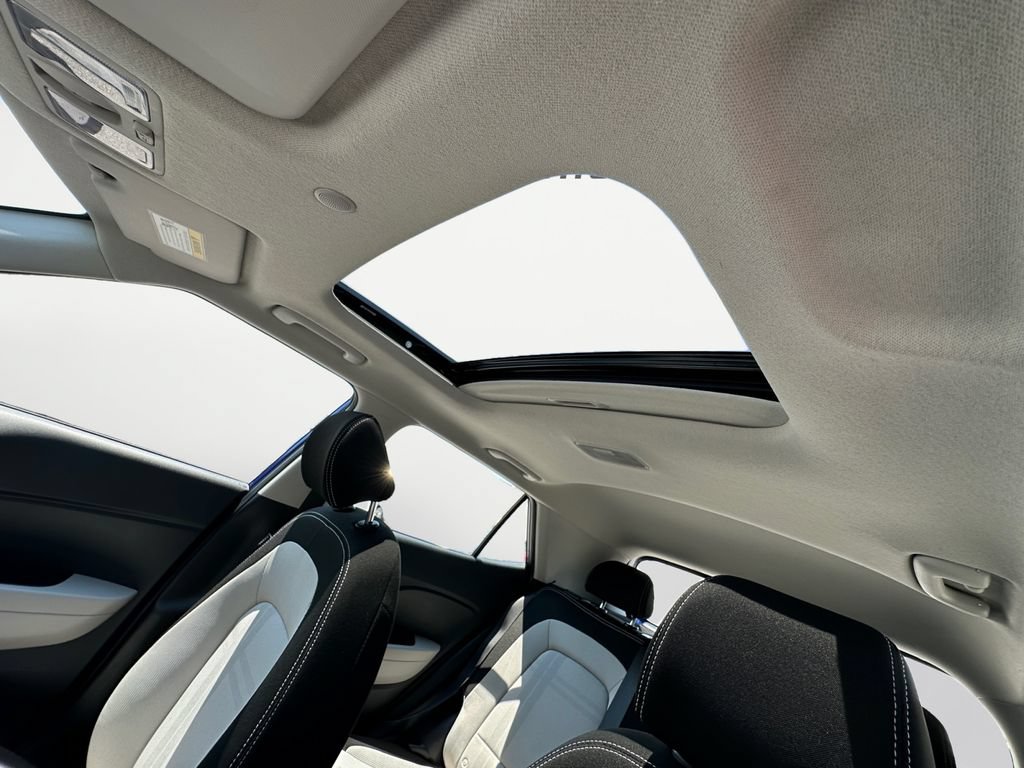 Used 2025 Hyundai Venue SEL FWD image 18