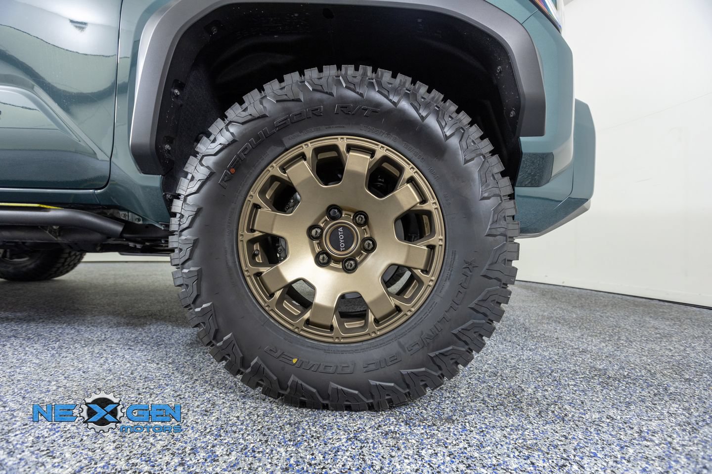 Used 2025 Toyota 4Runner Trailhunter AWD/4WD image 42