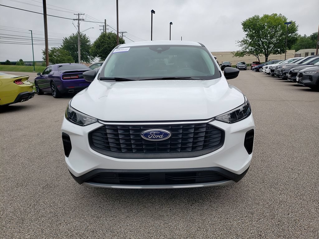 Certified 2023 Ford Escape Active AWD/4WD image 2