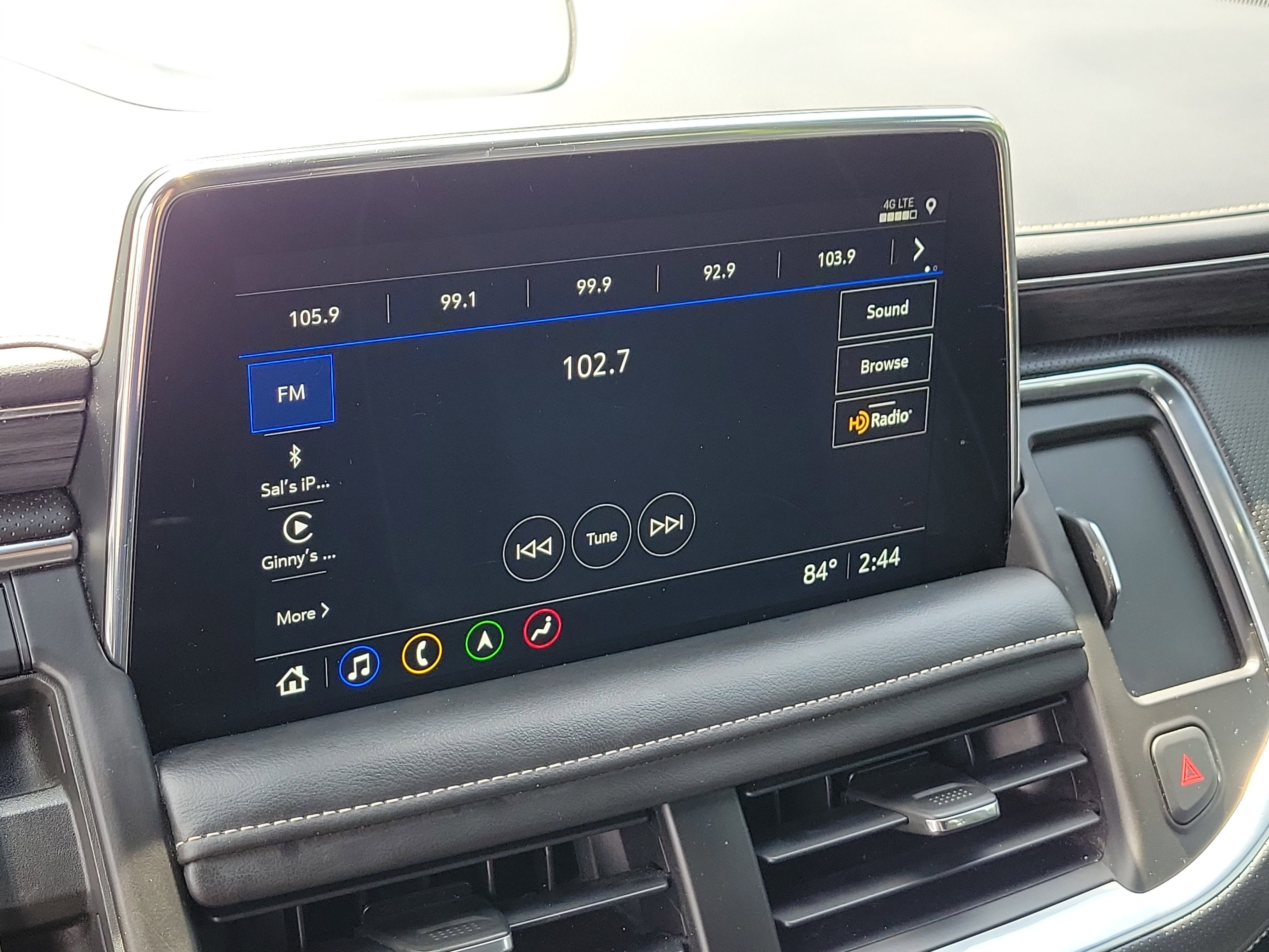 Used 2021 GMC Yukon XL SLT w/ SLT Premium Package image 26