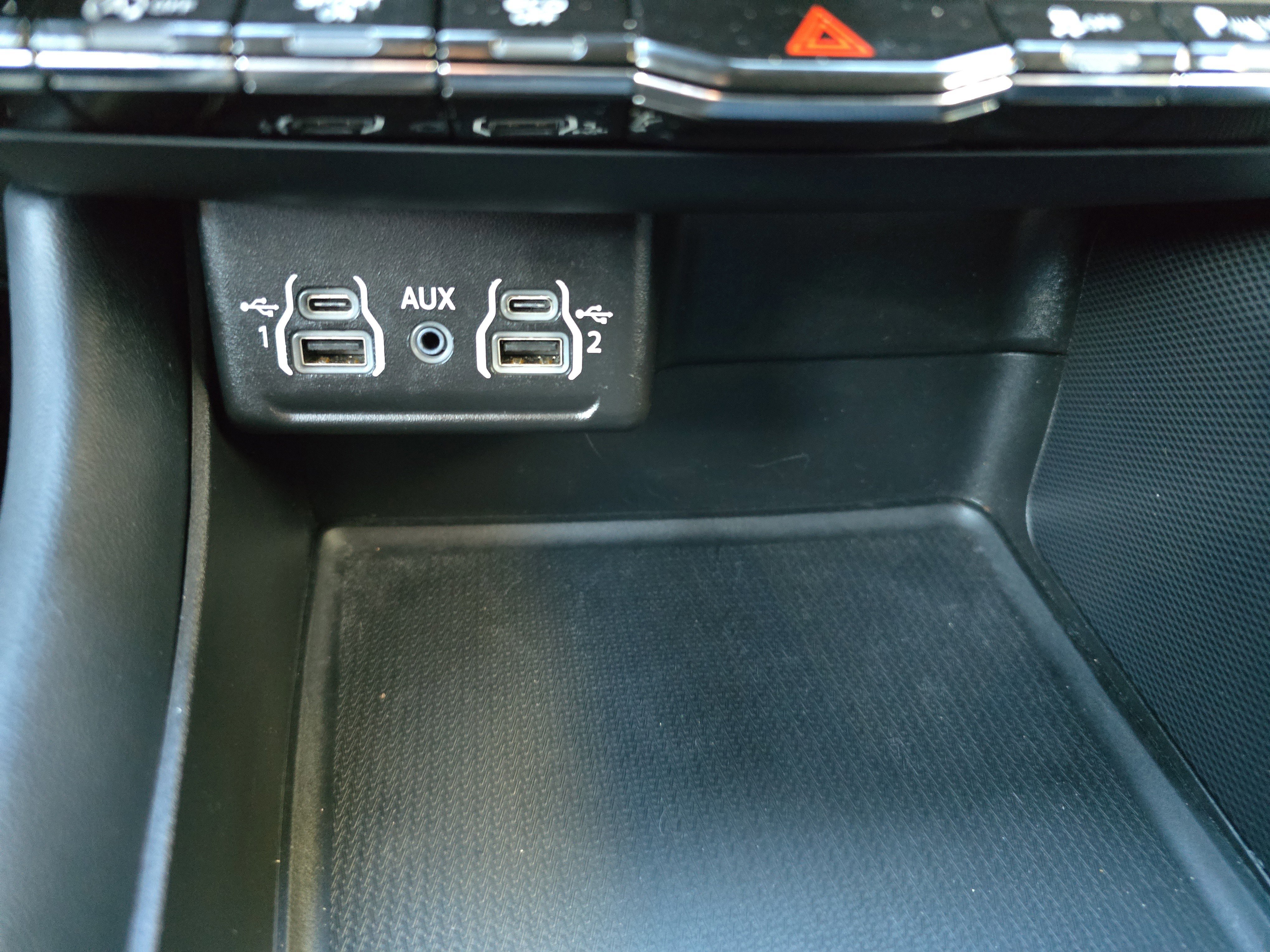 Used 2024 Dodge Durango GT image 28