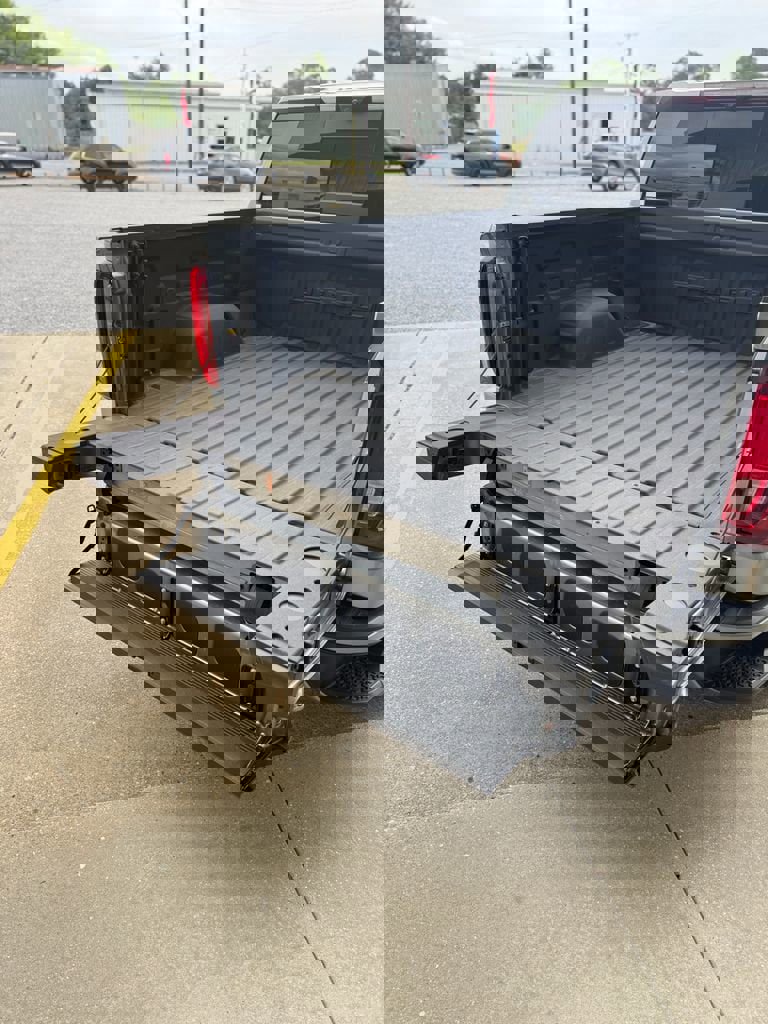 Used 2024 GMC Sierra 1500 Denali w/ Denali Reserve Package AWD/4WD image 8