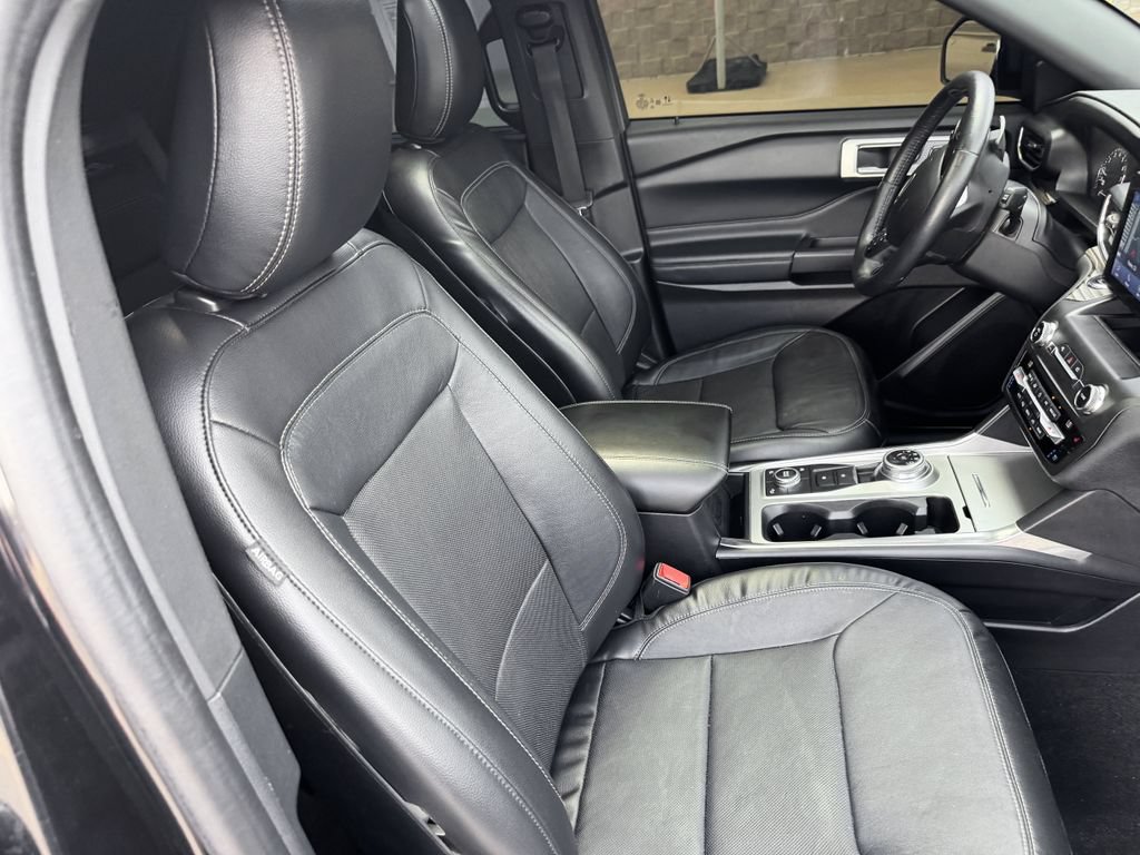 Used 2020 Ford Explorer Limited AWD/4WD image 31