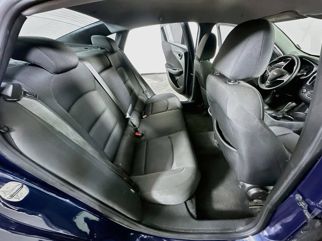 Used 2020 Chevrolet Malibu LT FWD image 11