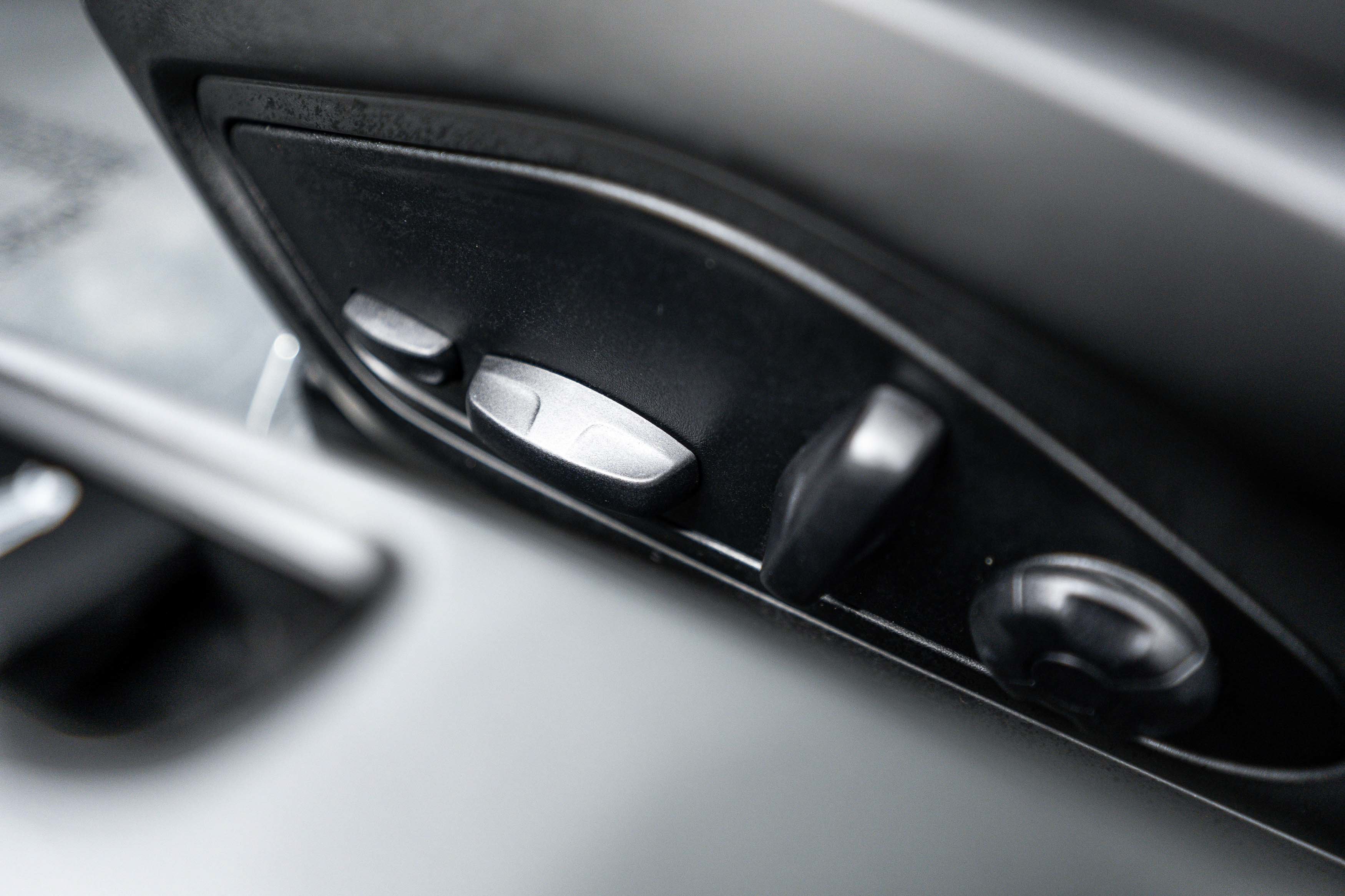 Certified 2025 Porsche 911 Carrera RWD image 22