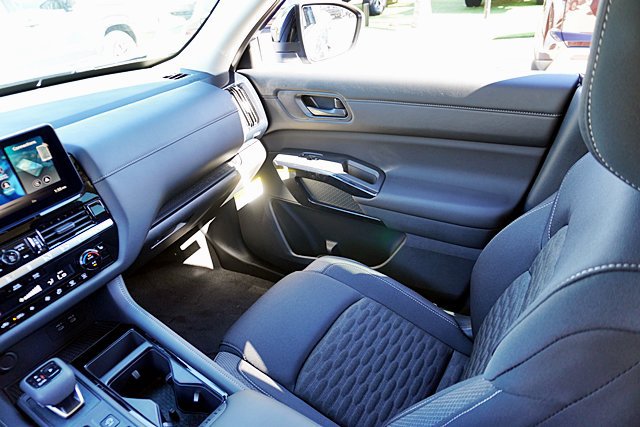 New 2026 Nissan Pathfinder SV w/ Cargo Package FWD image 32