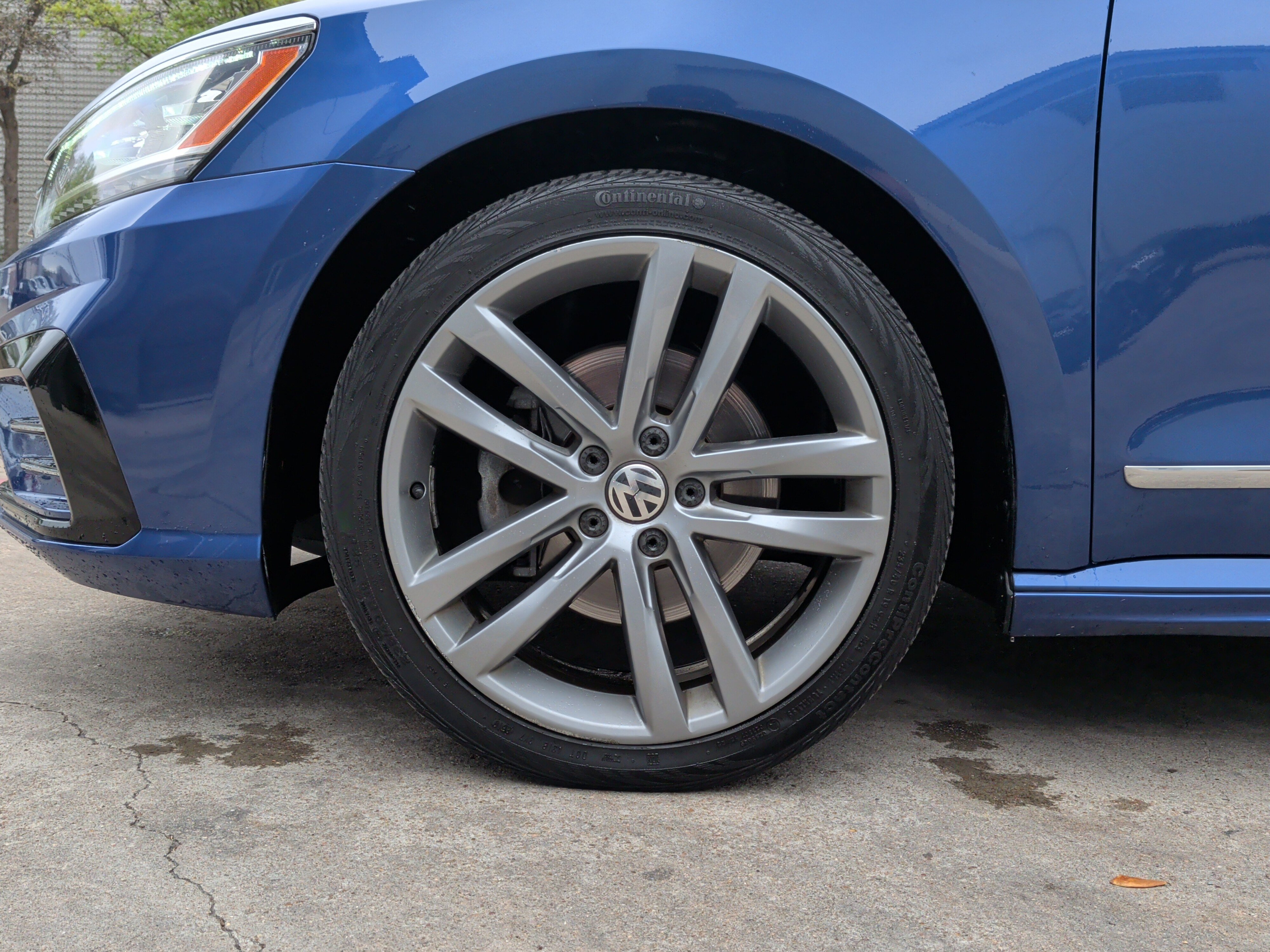 Used 2017 Volkswagen Passat 1.8T R-Line w/ R-Line Lighting Package image 13