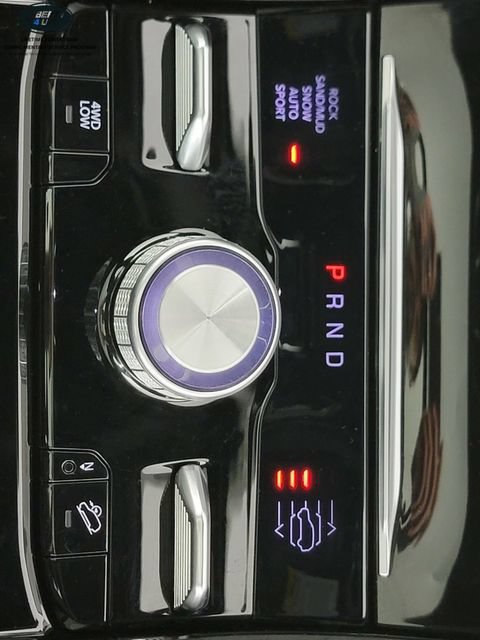 Used 2024 Jeep Grand Cherokee Summit w/ Adv Protech Group IV AWD/4WD image 25