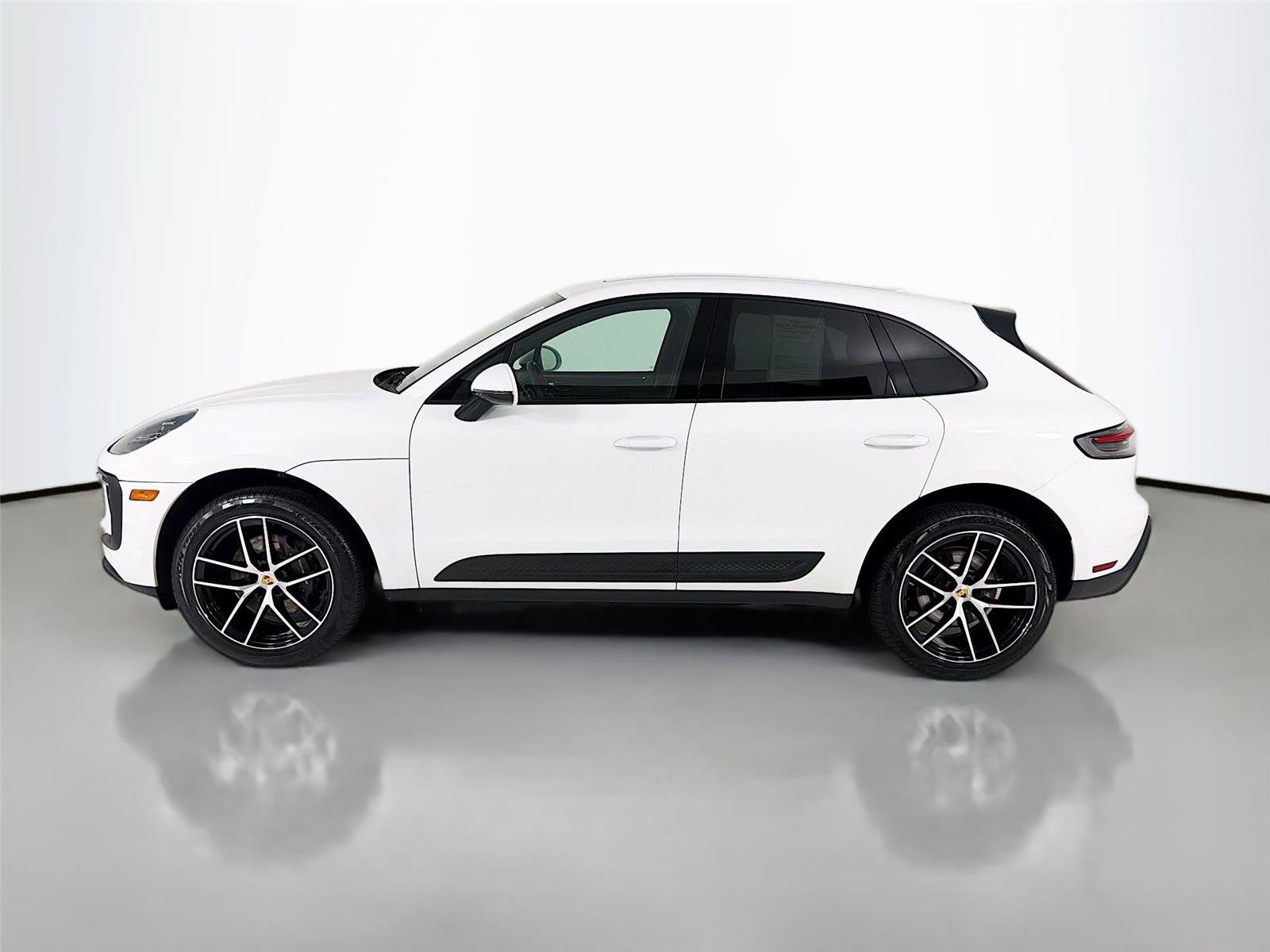 Certified 2023 Porsche Macan Turbo AWD/4WD image 2