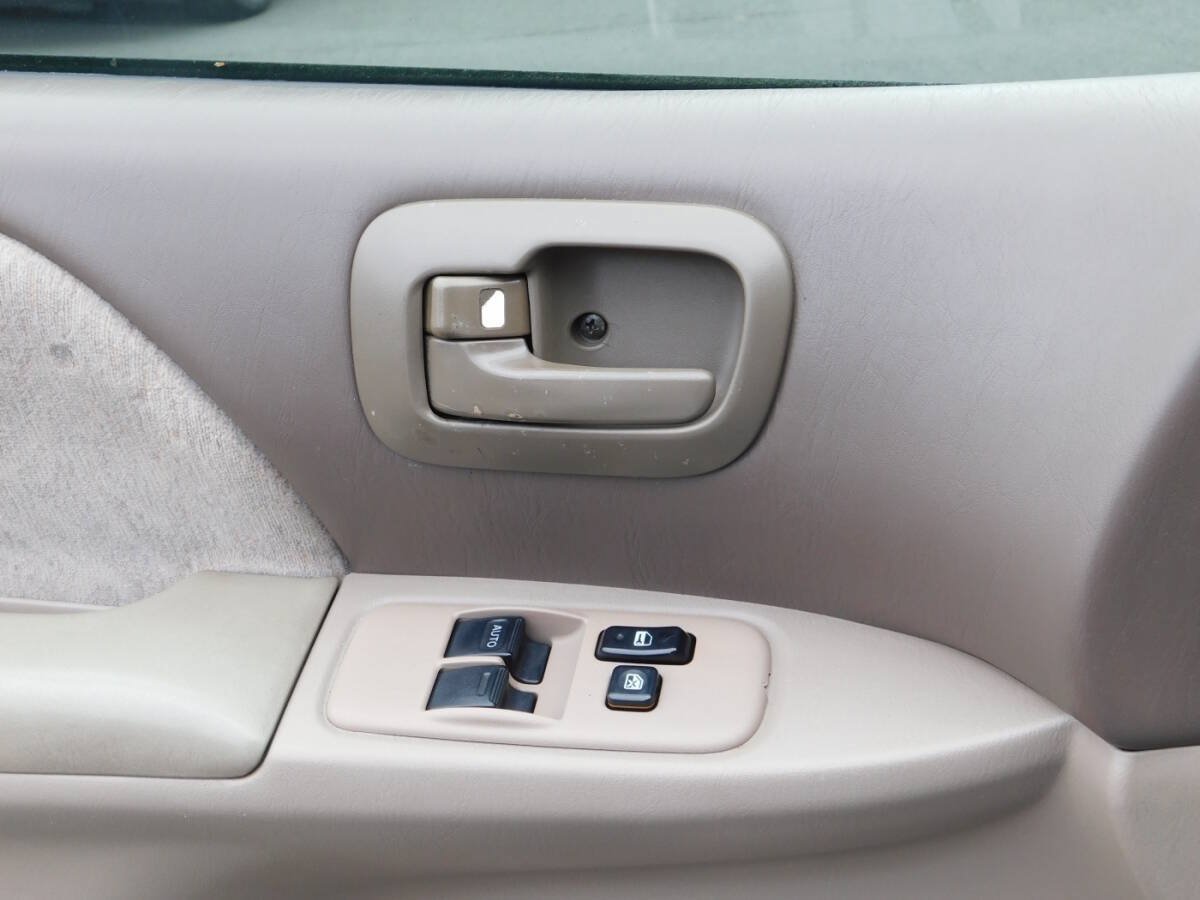 Used 2000 Toyota Sienna LE w/ LE Extra Value Pkg FWD image 15