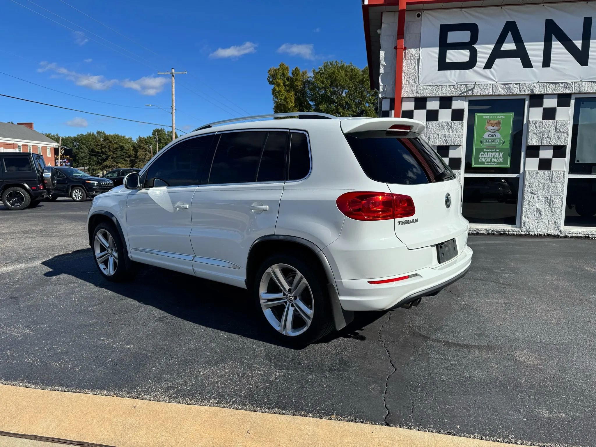 Used 2016 Volkswagen Tiguan R-Line image 3