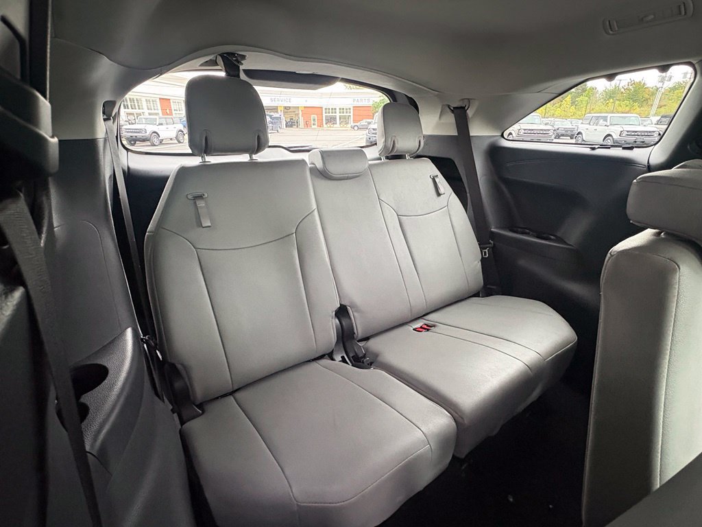 Used 2026 Toyota Sienna XLE FWD image 32