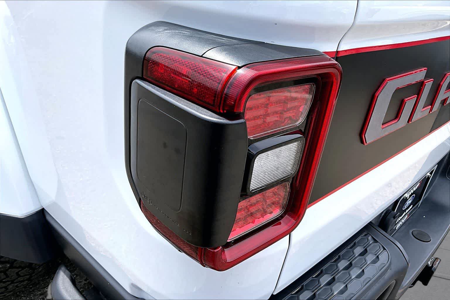 Used 2020 Jeep Gladiator Rubicon AWD/4WD image 28