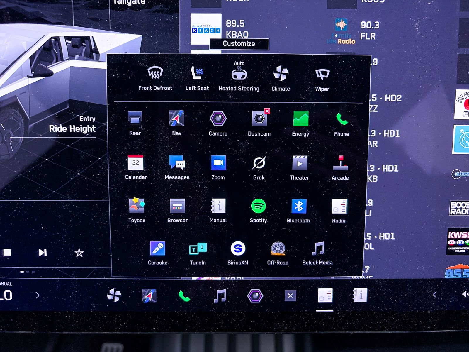 Used 2024 Tesla Cybertruck AWD Crew Cab image 22