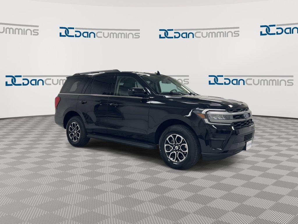 Used 2024 Ford Expedition XLT AWD/4WD image 2
