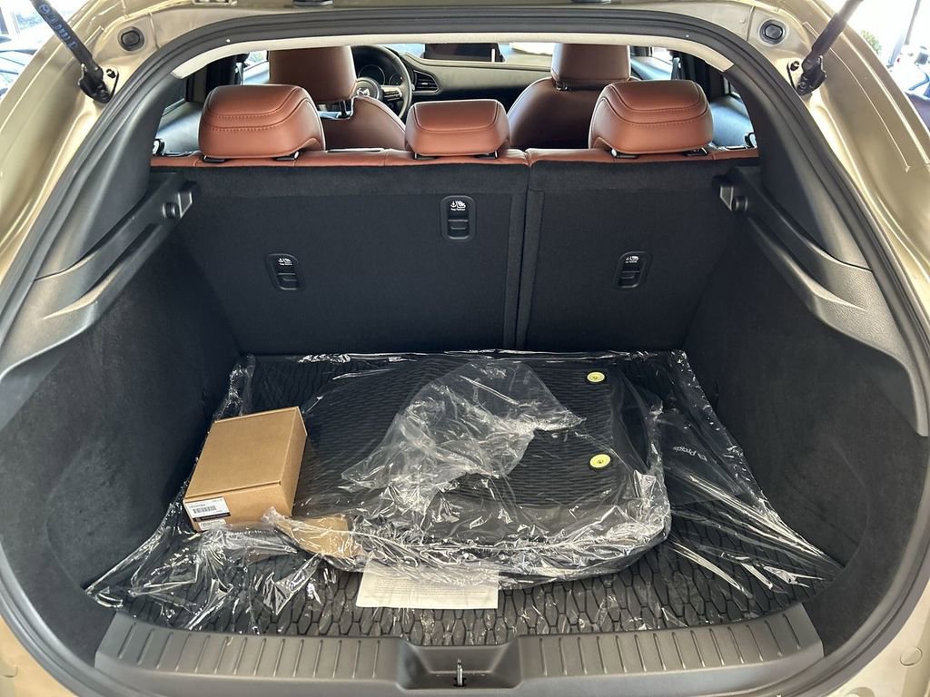 New 2025 MAZDA CX-30 Carbon AWD/4WD image 17