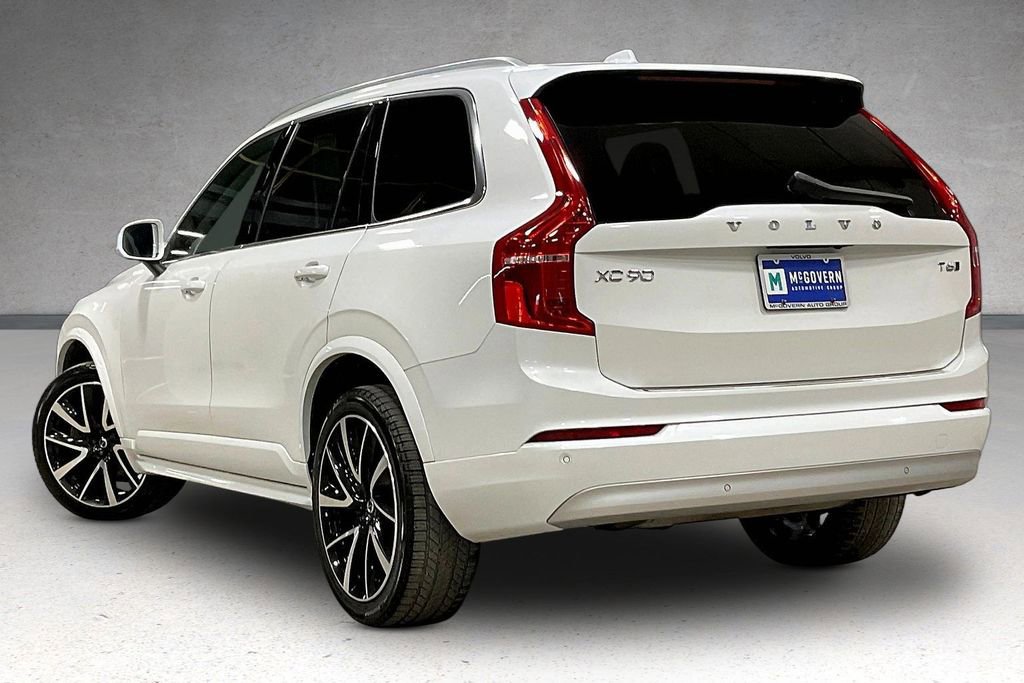 Certified 2022 Volvo XC90 T6 Momentum w/ Advanced Package AWD/4WD image 4