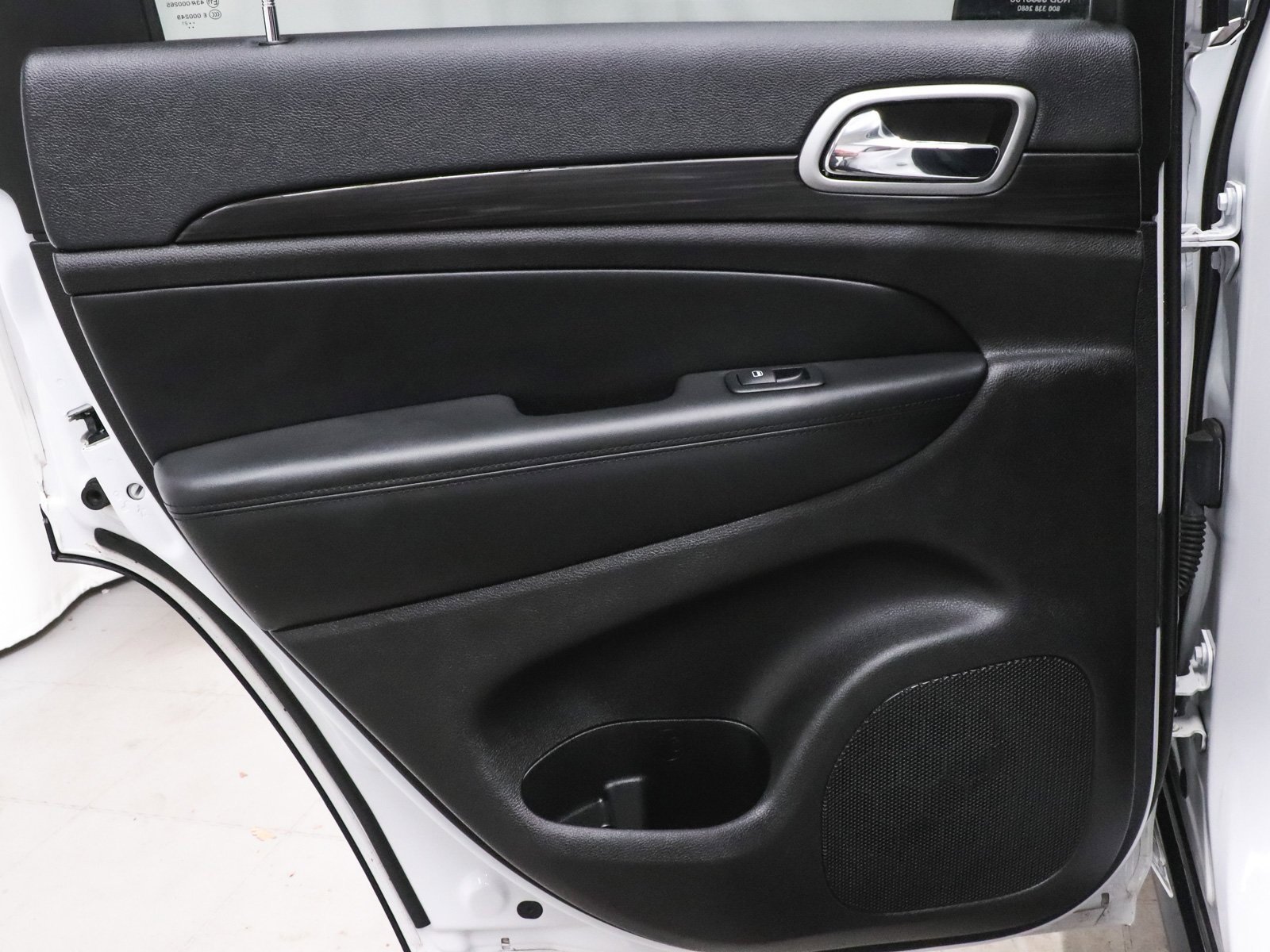 Used 2021 Jeep Grand Cherokee Laredo image 14