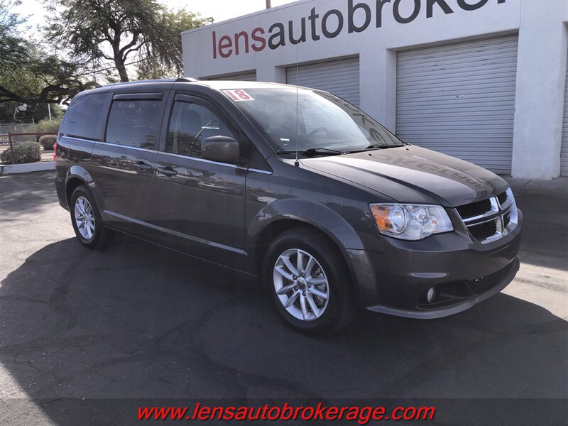Used 2018 Dodge Grand Caravan SXT FWD image 2