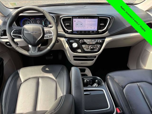 Used 2023 Chrysler Pacifica Touring-L FWD image 29
