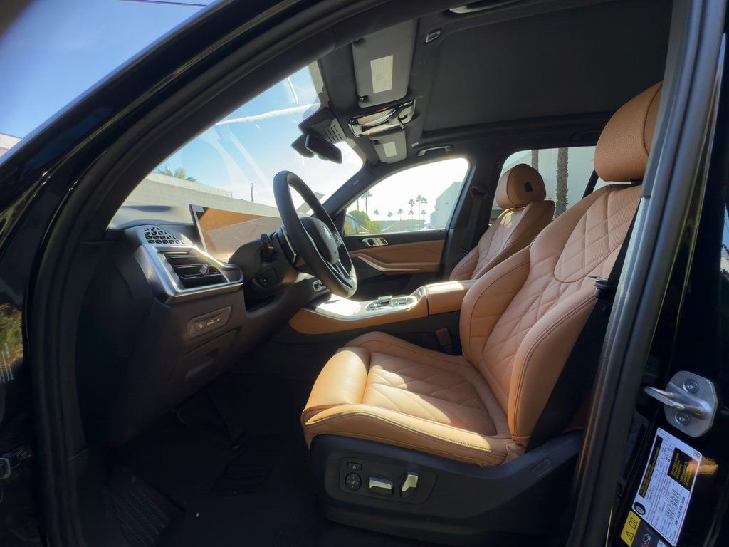 New 2026 BMW X5 xDrive50e w/ Premium Package image 9