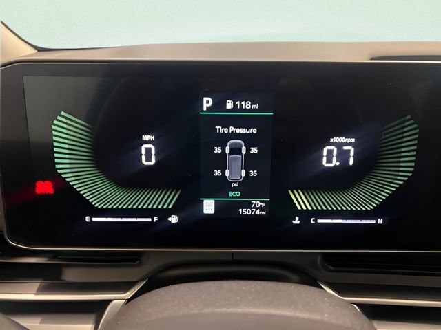 Used 2026 Kia Carnival FWD image 24