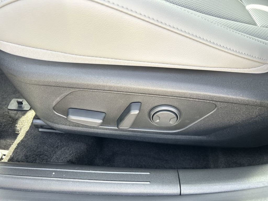 New 2026 Hyundai Elantra Limited image 23