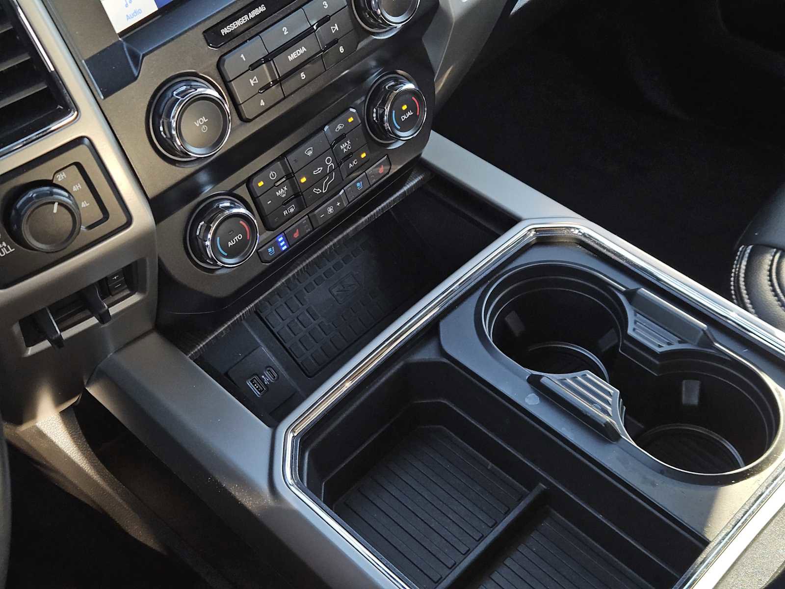 Used 2021 Ford F250 Lariat w/ Lariat Ultimate Package image 20