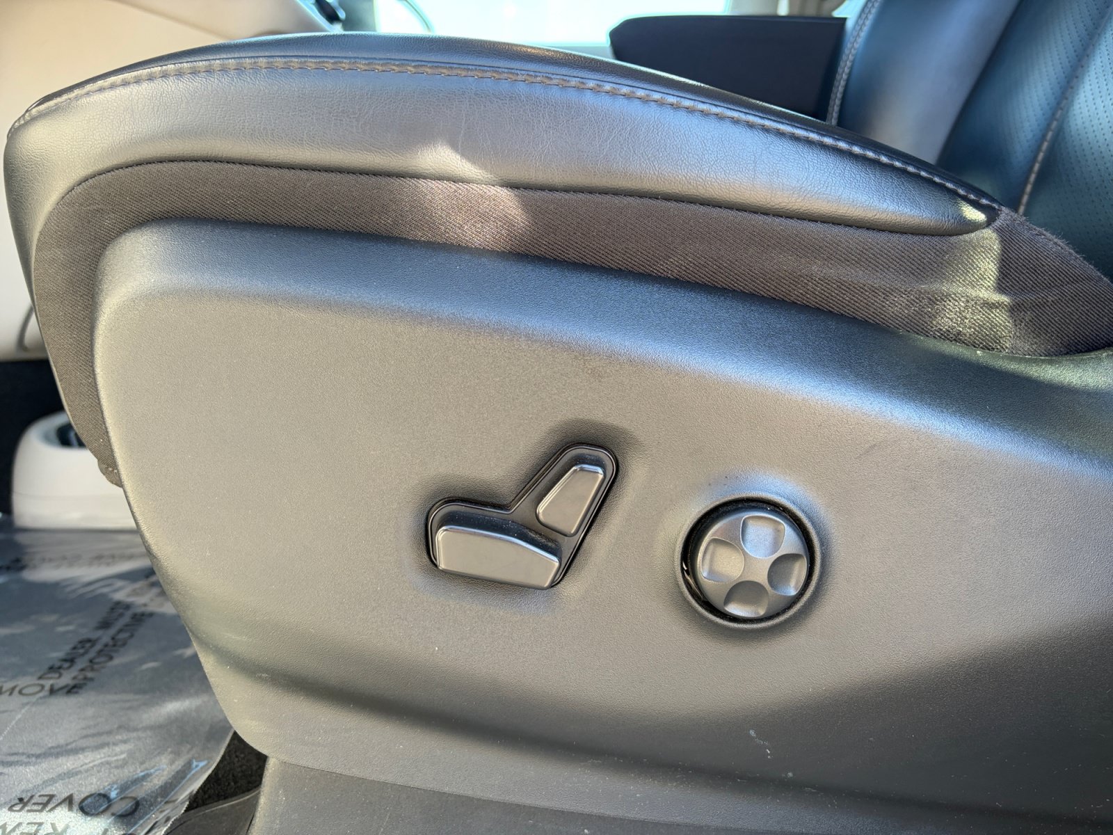 Used 2023 Chrysler Pacifica Touring-L FWD image 15