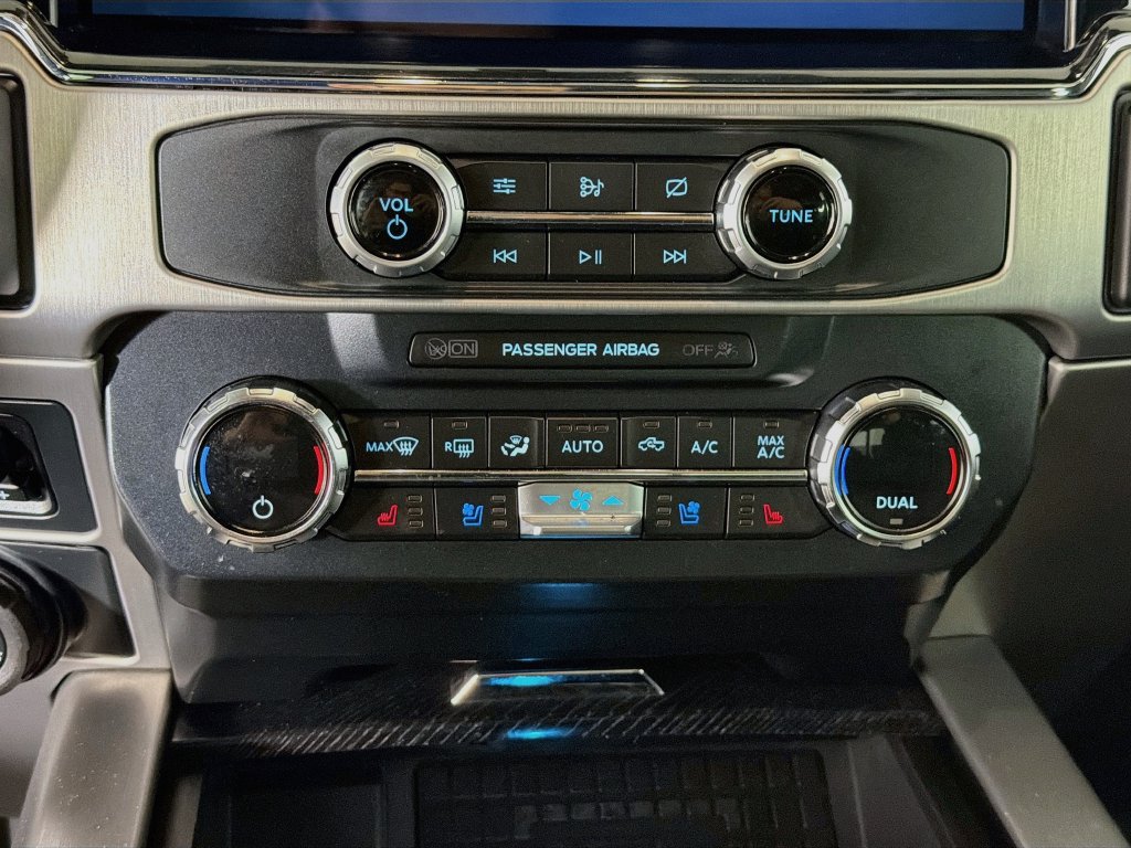 Used 2022 Ford F350 Platinum AWD/4WD image 17