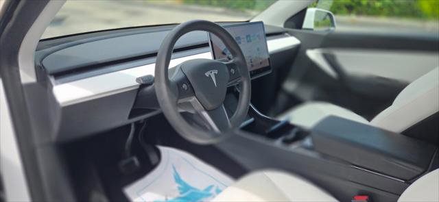 Used 2021 Tesla Model Y Long Range image 9