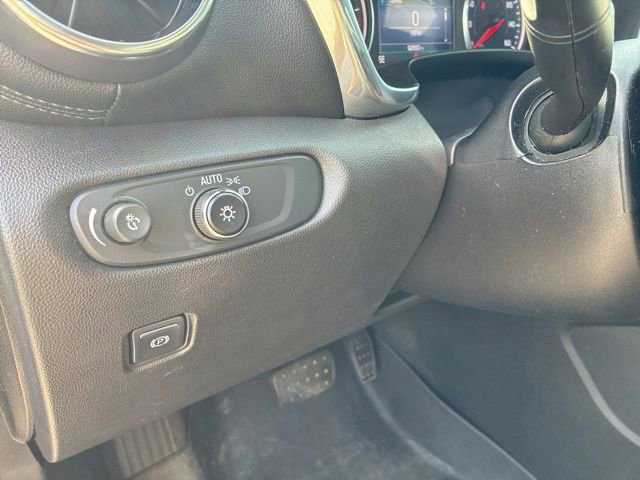 Used 2020 Chevrolet Blazer LT FWD image 13