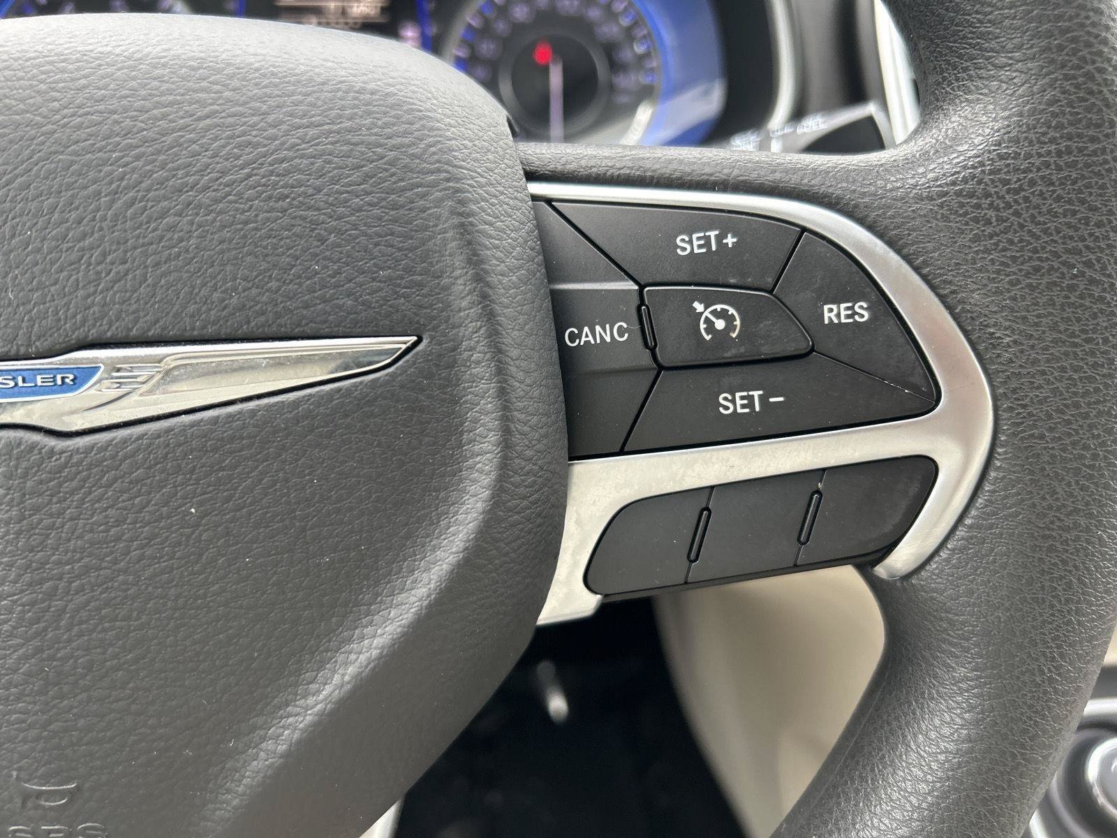 Used 2016 Chrysler 200 Limited FWD image 16