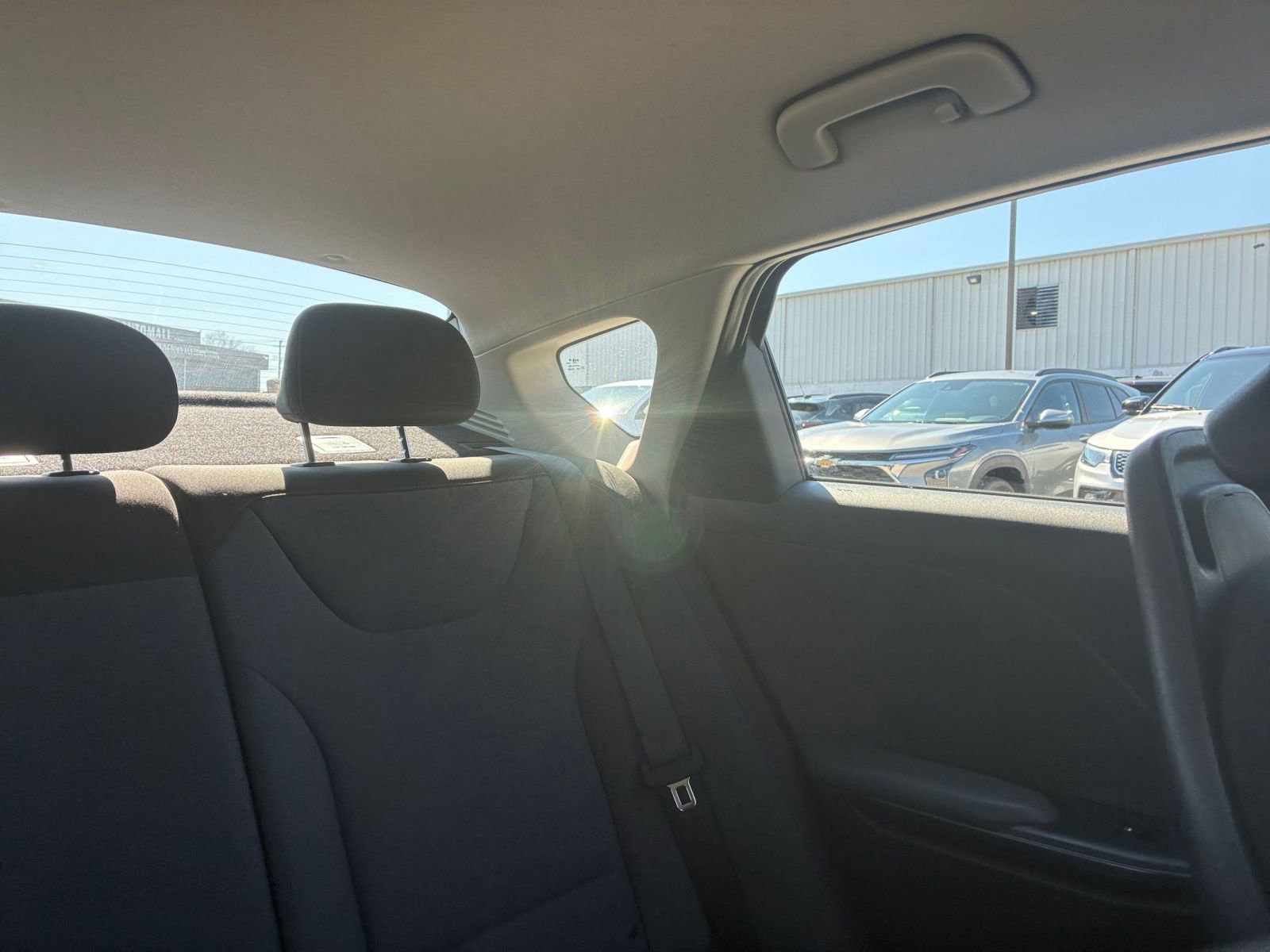 Used 2025 Kia K4 LXS image 32