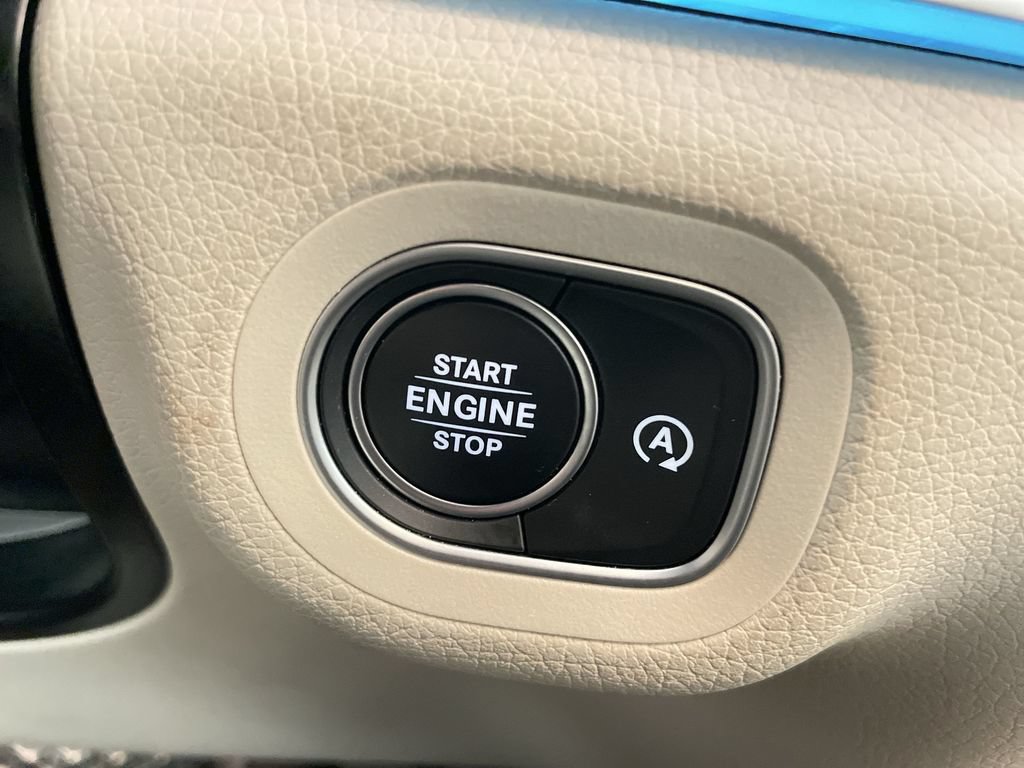 Used 2024 Mercedes-Benz GLE 350 4MATIC image 11