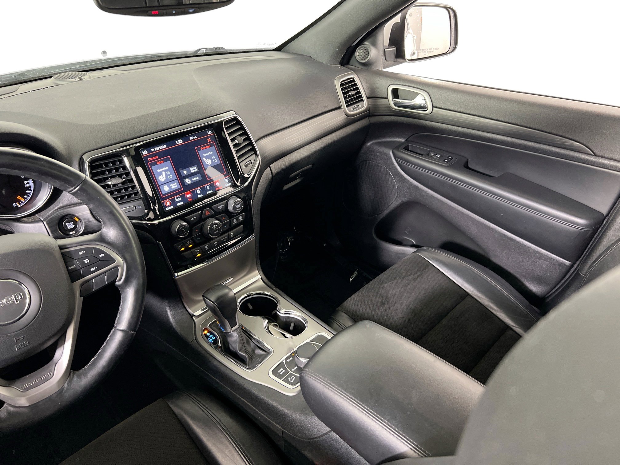 Used 2022 Jeep Grand Cherokee Laredo X image 24