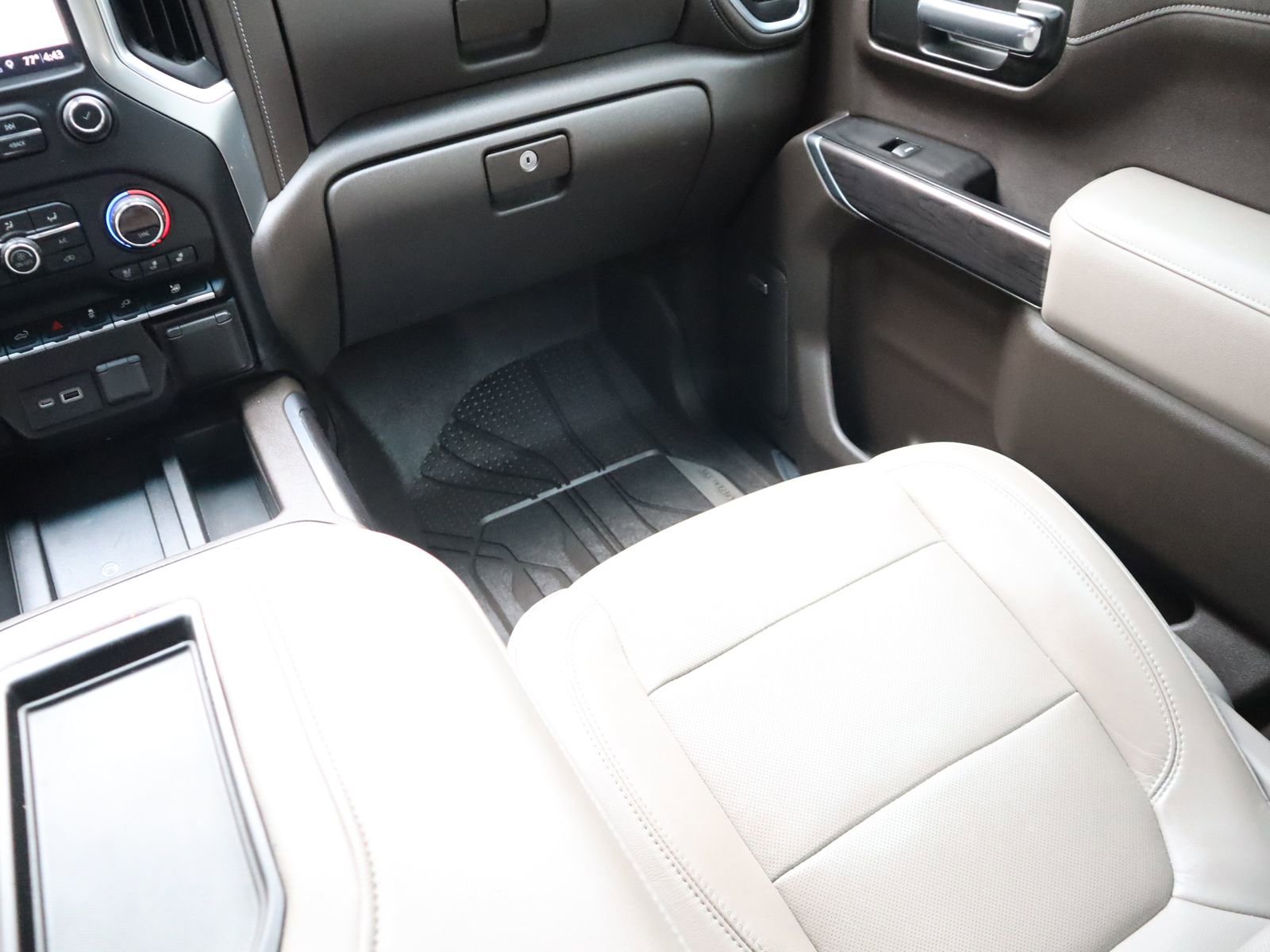 Used 2019 Chevrolet Silverado 1500 LTZ w/ LTZ Texas Edition image 29