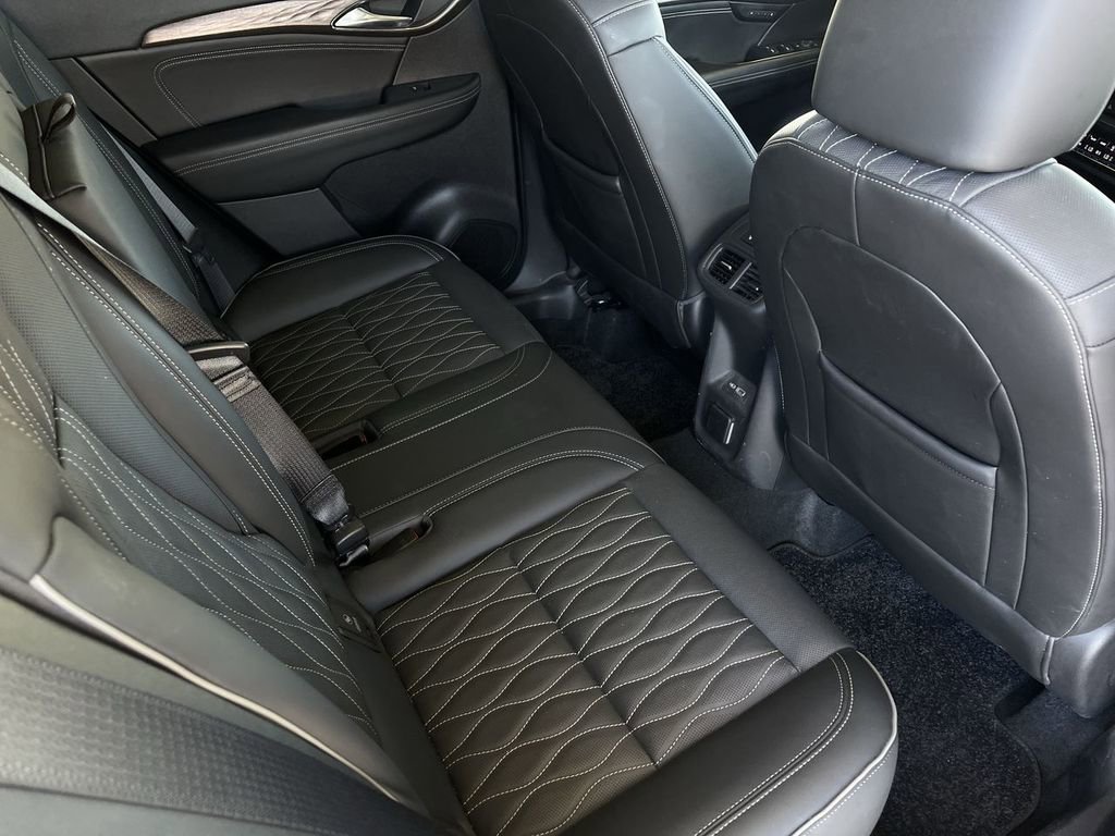 Used 2022 Buick Envision Avenir w/ Technology Package II AWD/4WD image 27