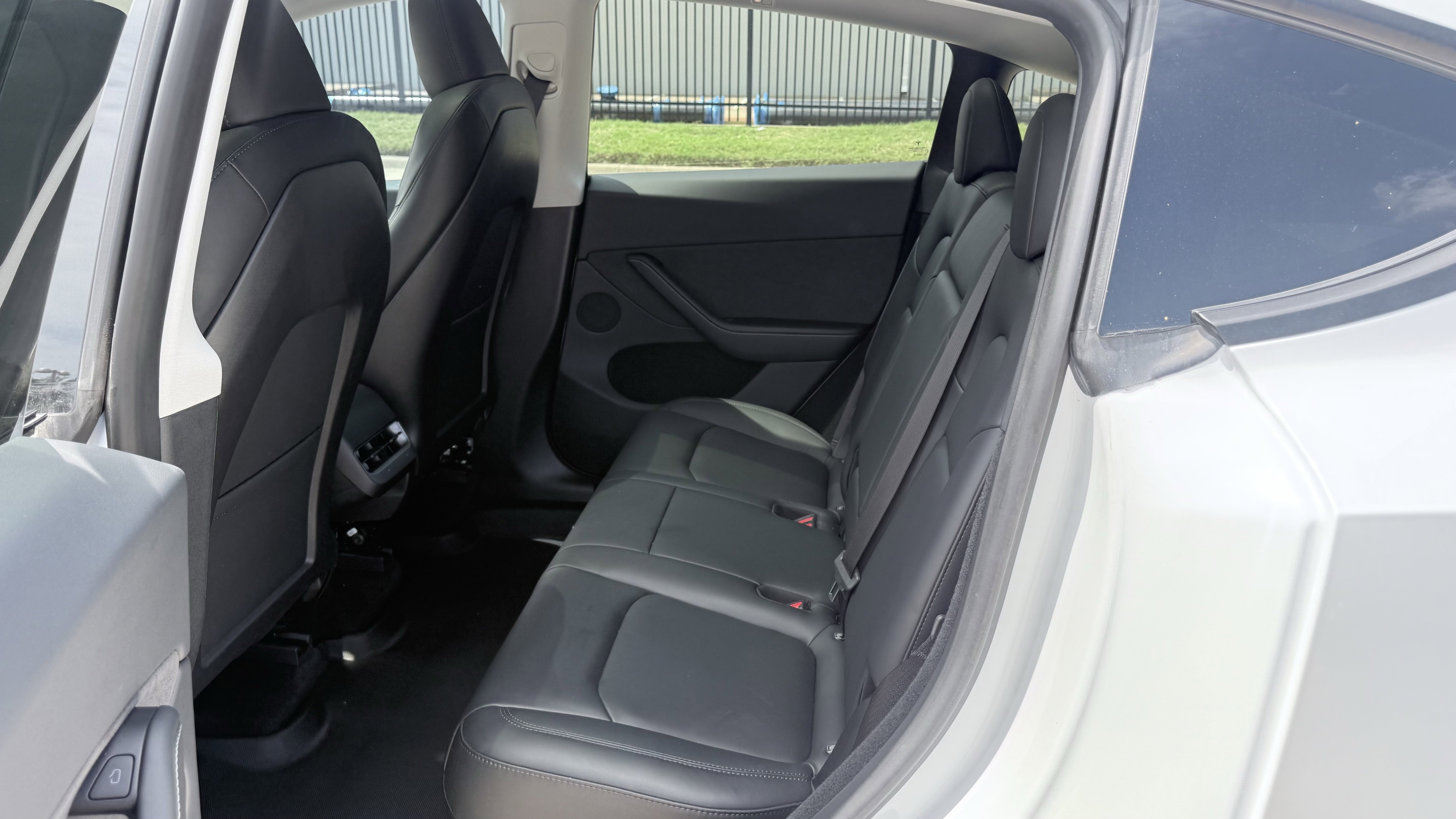 Used 2023 Tesla Model Y Long Range AWD/4WD image 33