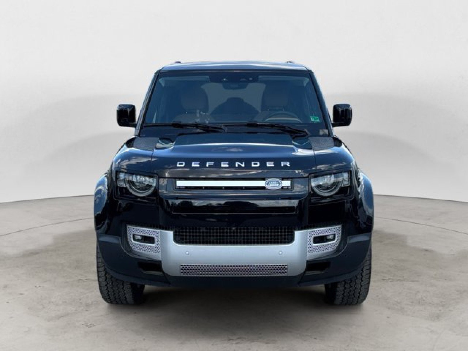 Used 2025 Land Rover Defender 110 S AWD/4WD image 8