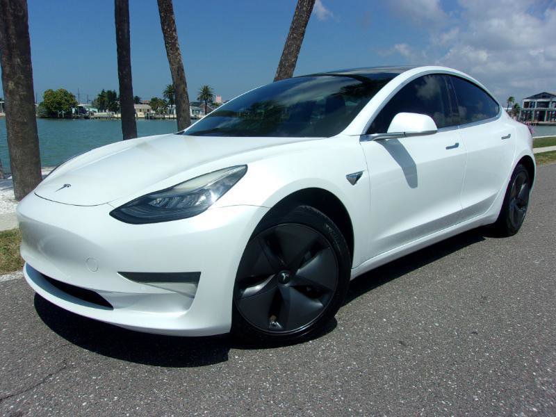 Used 2019 Tesla Model 3 Standard Range Plus image 4