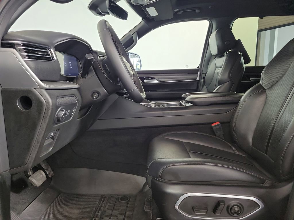 Used 2024 Jeep Wagoneer Series III w/ Premium Group I image 11