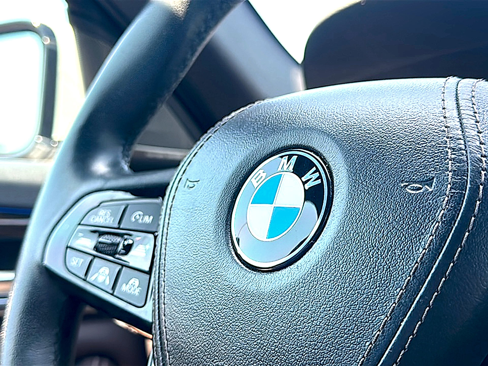Used 2021 BMW 540i w/ Premium Package RWD image 31