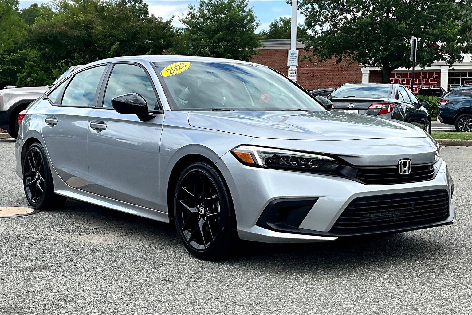 Used 2023 Honda Civic Sport image 11