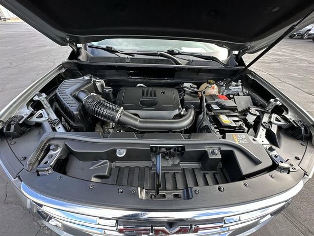 Used 2023 GMC Acadia SLT image 30