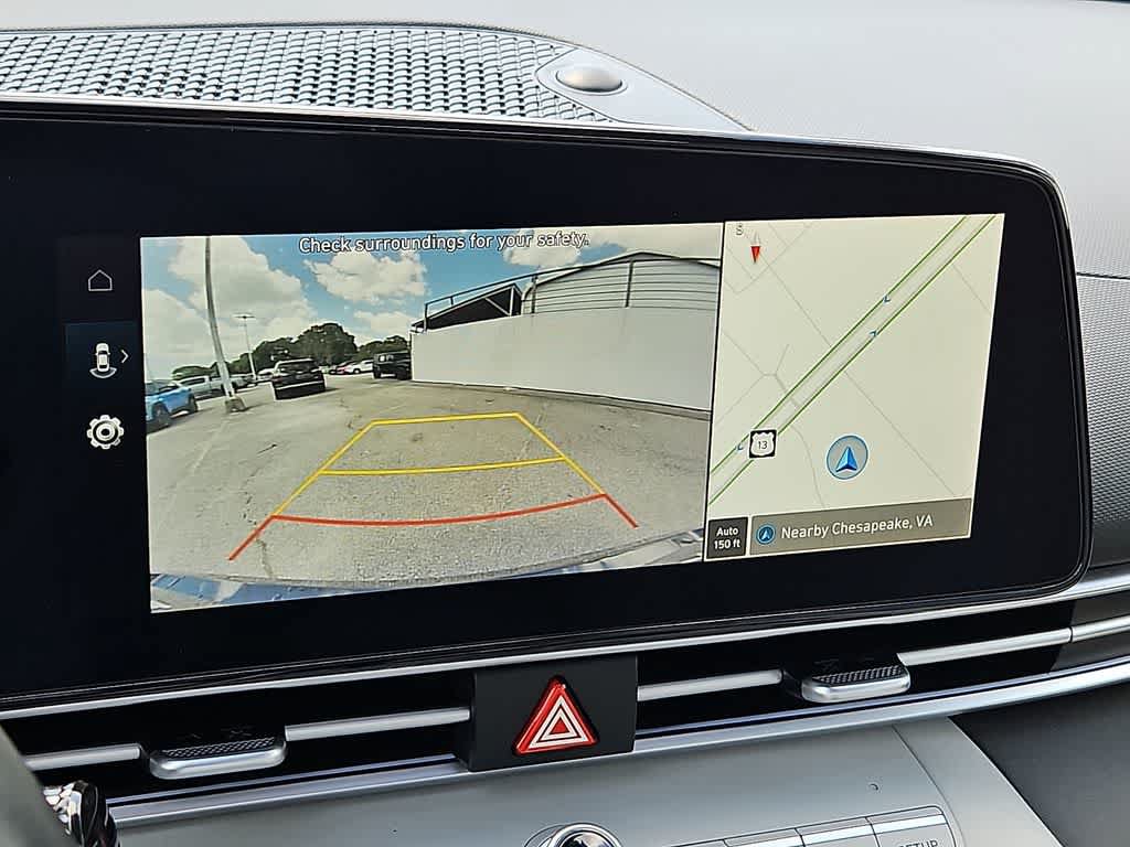 Used 2025 Hyundai Elantra Limited FWD image 18