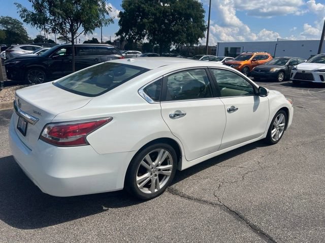 Used 2014 Nissan Altima 3.5 SL w/ Technology Package FWD image 3