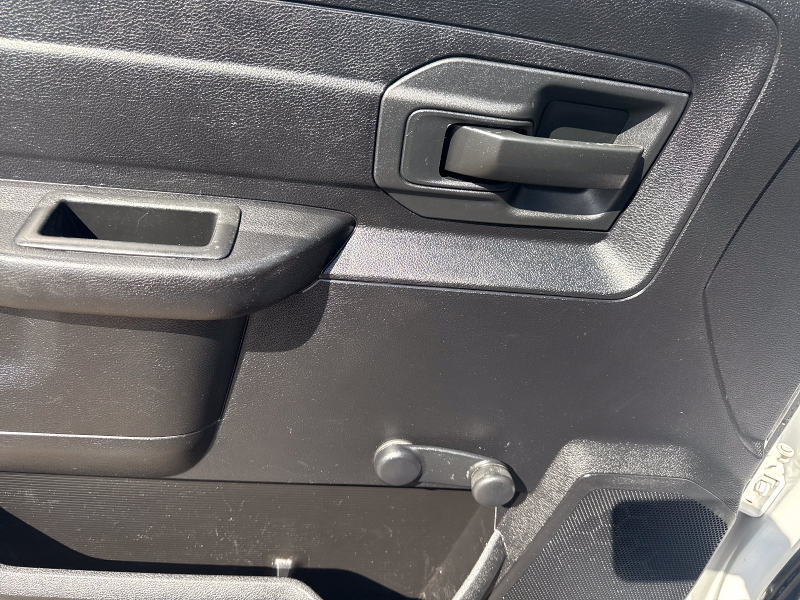 Used 2018 RAM 1500 Tradesman w/ Chrome Appearance Group RWD image 11